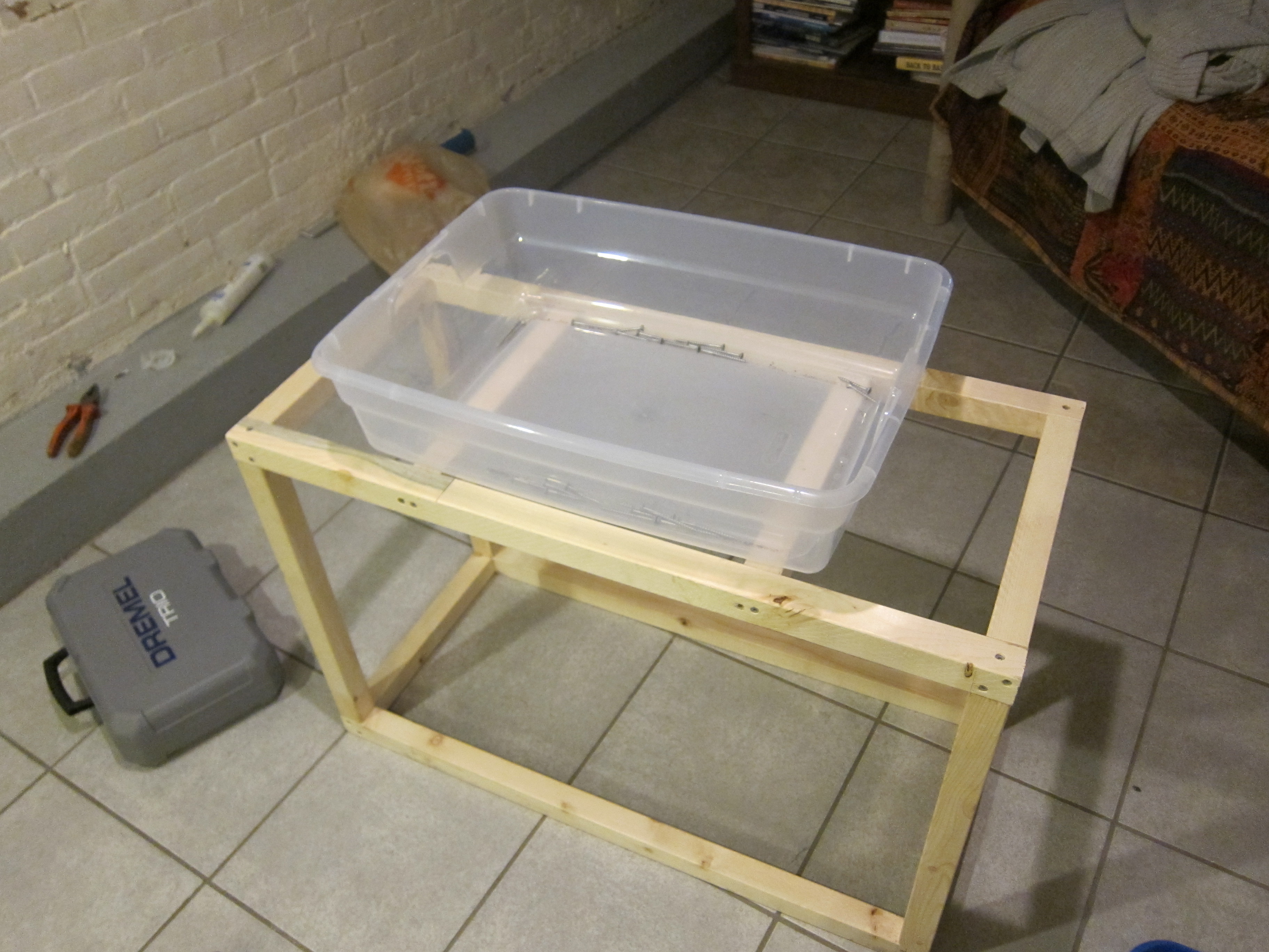 Build an Aquaponics Farm with your Fish Tank!