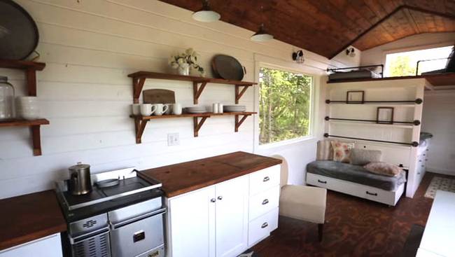 Alaskan Offers Her Beautiful Tiny House Plans for Free Alaskan Offers Her Beautiful Tiny House Plans for Free