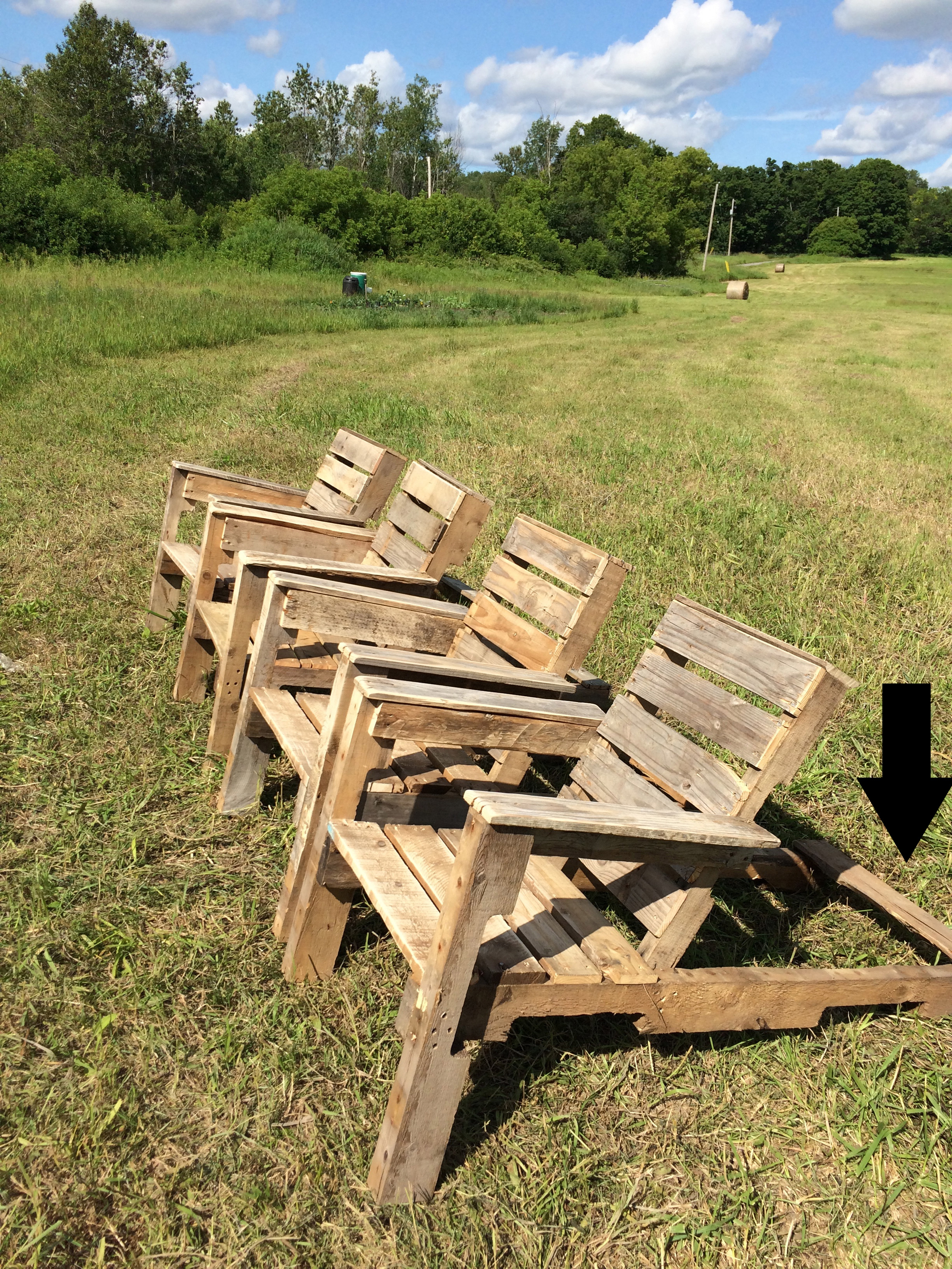 DIY Wooden Pallet Chair plans