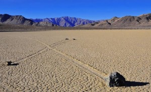 Greaan Livng: Death Valley Sailing Stones Green Living: Death Valley Sailing Stones