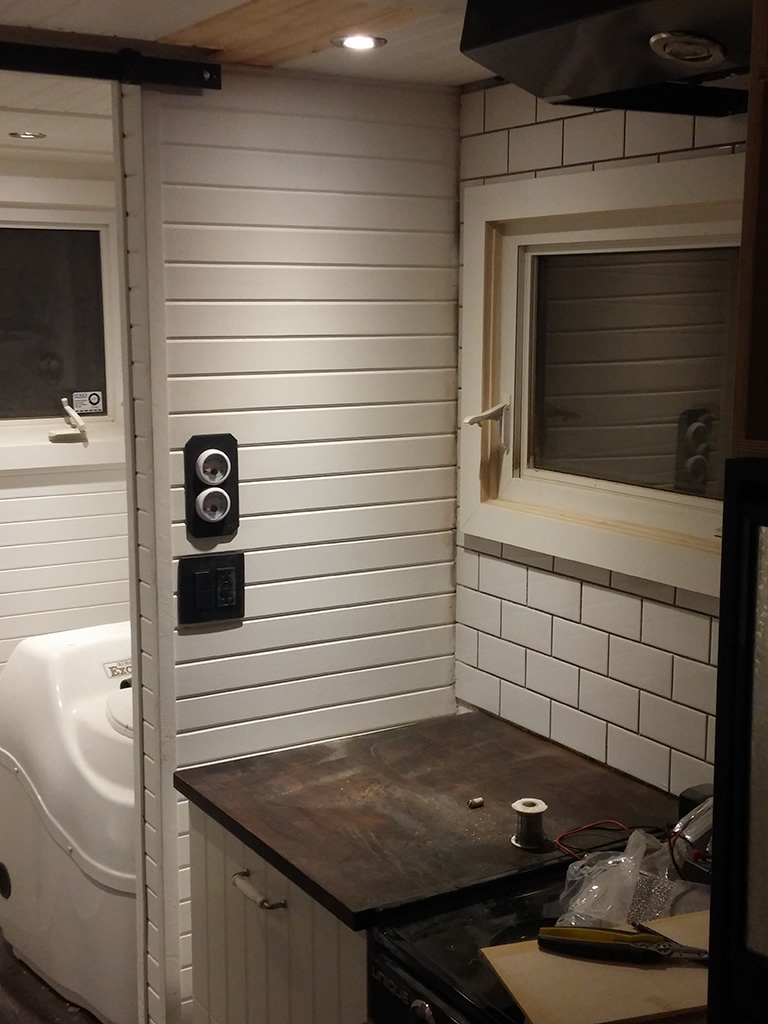 GM Tiny House Kitchen Lighting1